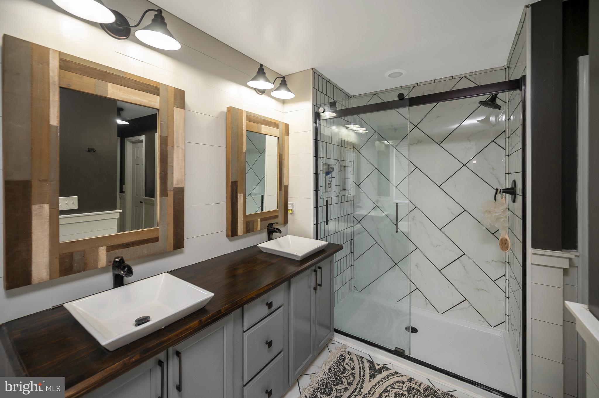 LAKE OF THE WOODS - Residential