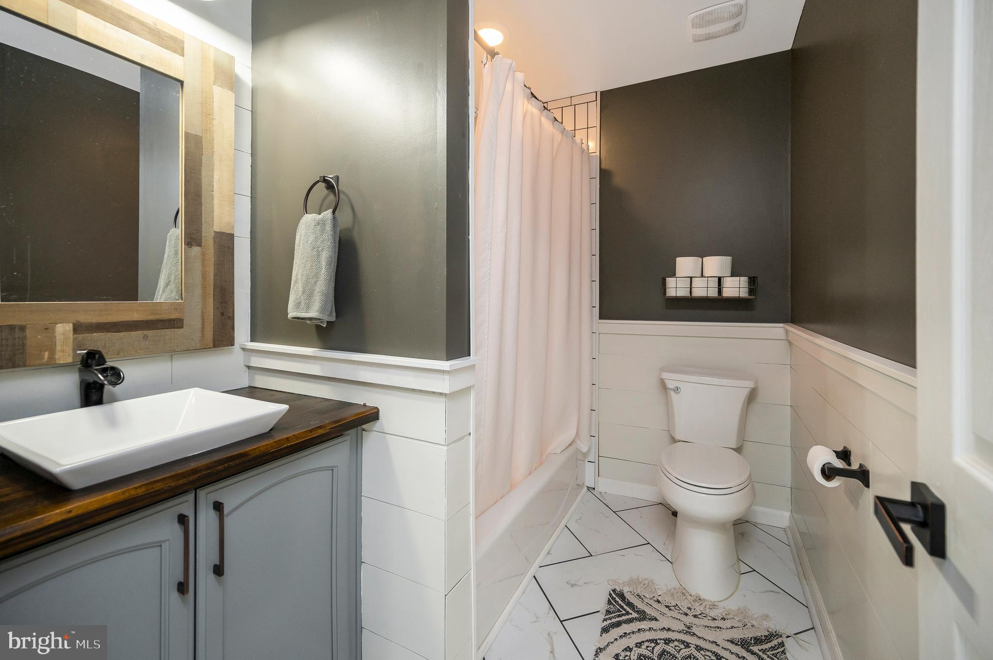 LAKE OF THE WOODS - Residential