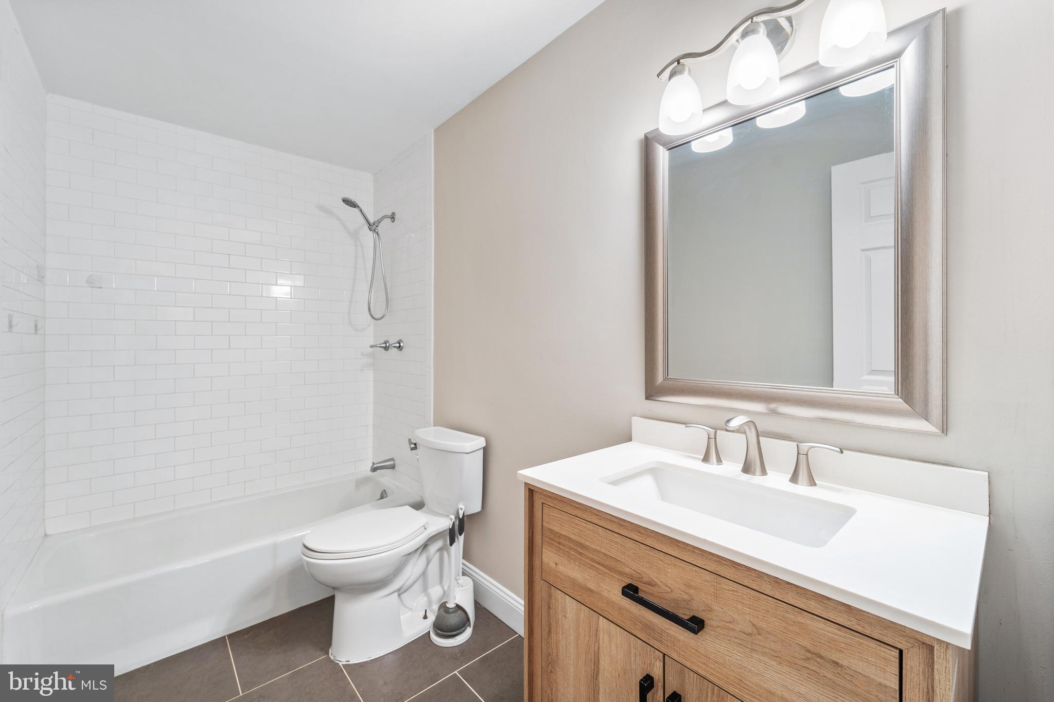 NEWTOWN VILLAGE SUB - Residential