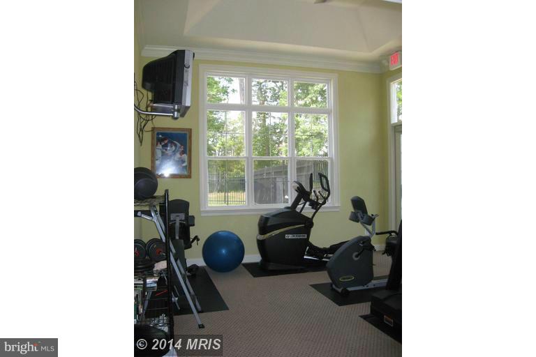 OYSTER BAY CONDOMINIUMS - Residential Lease