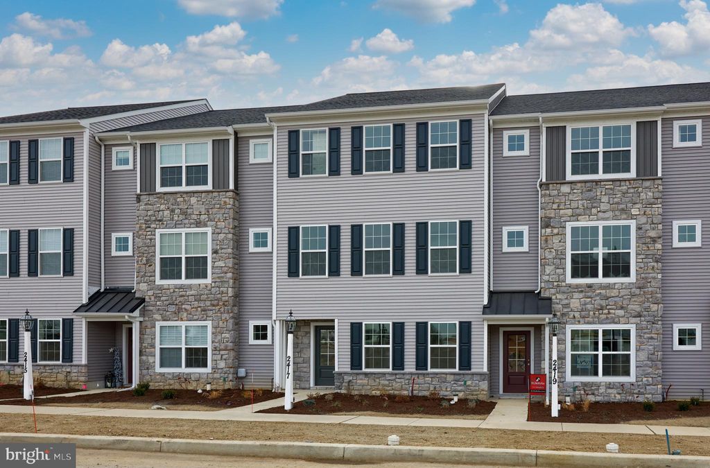 Photo of 2417 Spring Water Circle, LANCASTER, PA 17601 (MLS # PALA2077336)