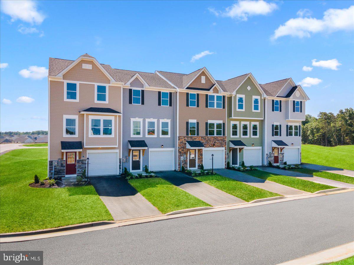 HUNTWELL WEST - Residential