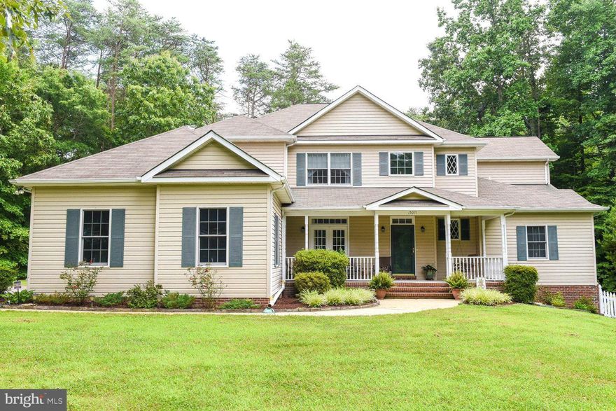 Package Deal!! Immaculate Colonial situated on 4.4 acres! Country Kit with sep DR is perfect for the whole family. Screened in Porch off the back overlooking in ground pool and backs to woods. Mstr Ste on Main lvl w/ lux bath & 4 BR on upper lvl. Hdwd throughout main lvl. Finished bsmt with lg rec room. Features include dual staircases, updated heat pumps, CAC, hot water heater & more! No HOA!