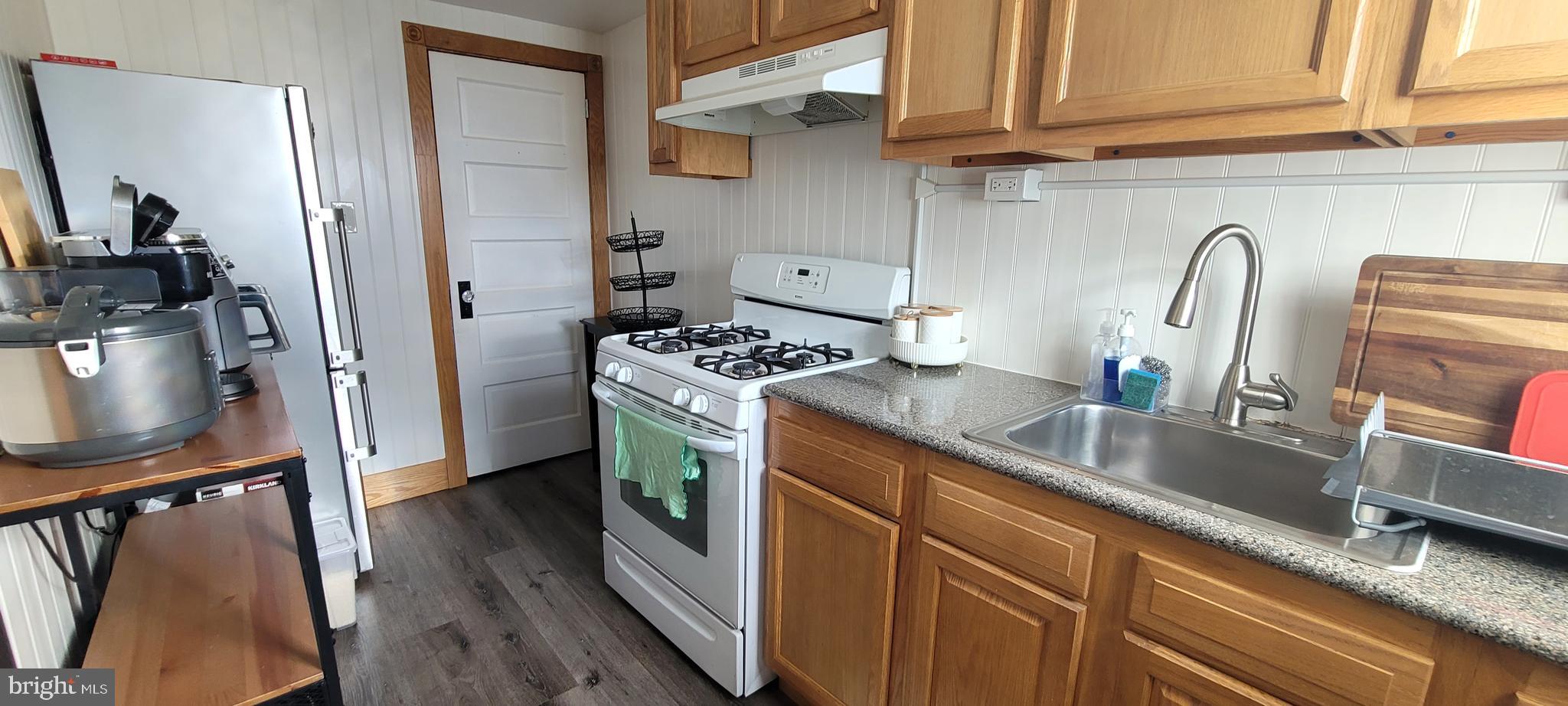 LOWER MOYAMENSING - Residential