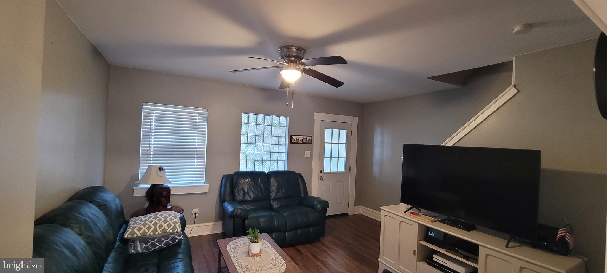 1022 W OREGON AVENUE