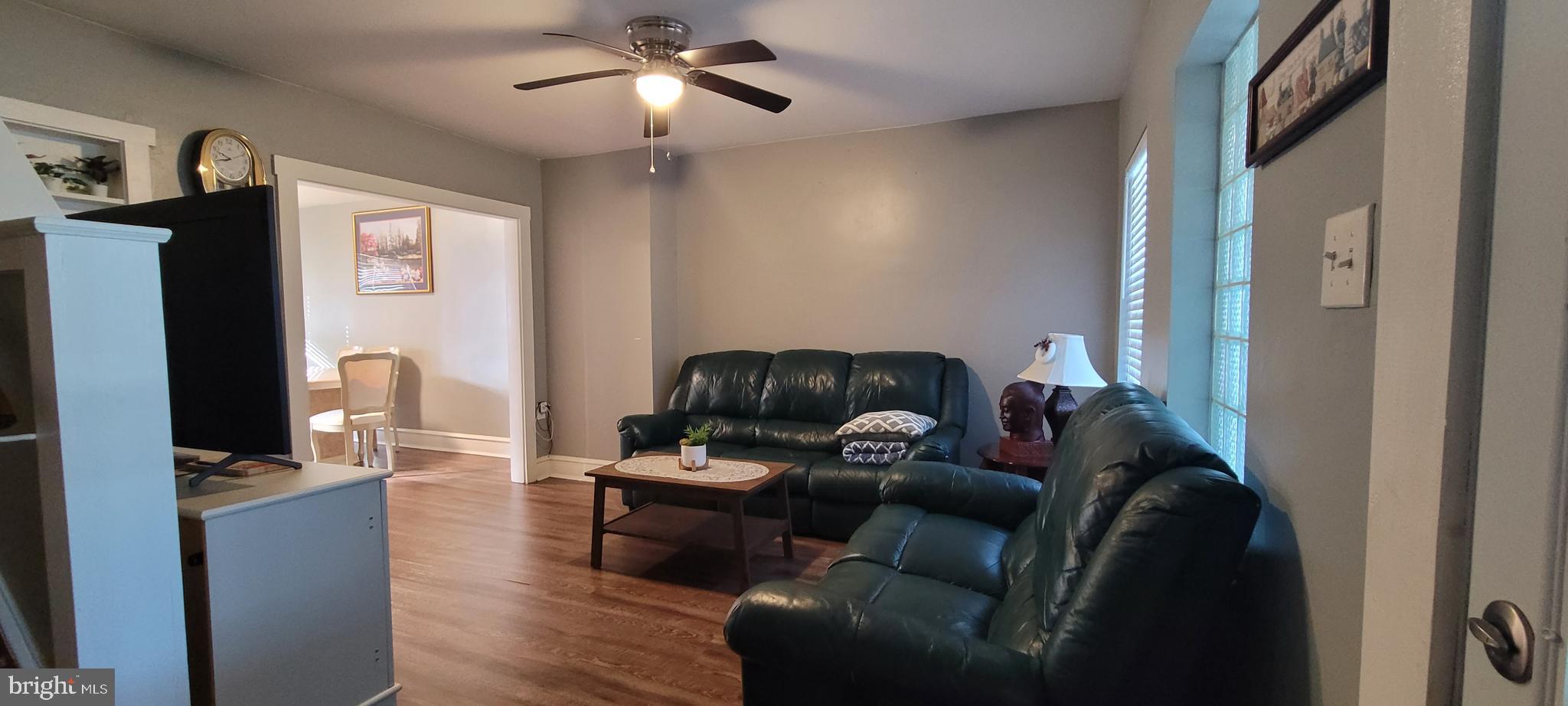 1022 W OREGON AVENUE