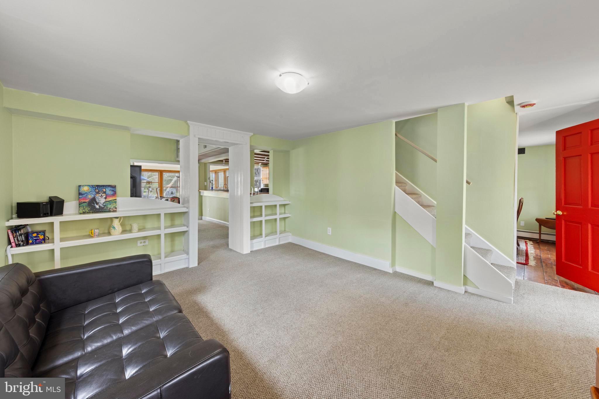 52 LITTLEWORTH ROAD