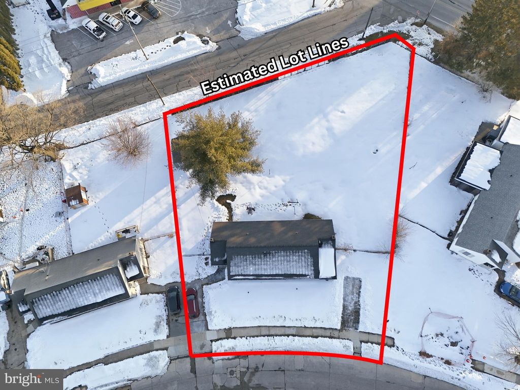 Photo of 1058 Kelly Drive, YORK, PA 17404 (MLS # PAYK2097434)