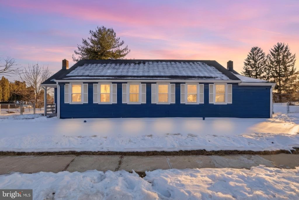 Photo of 1058 Kelly Drive, YORK, PA 17404 (MLS # PAYK2097434)