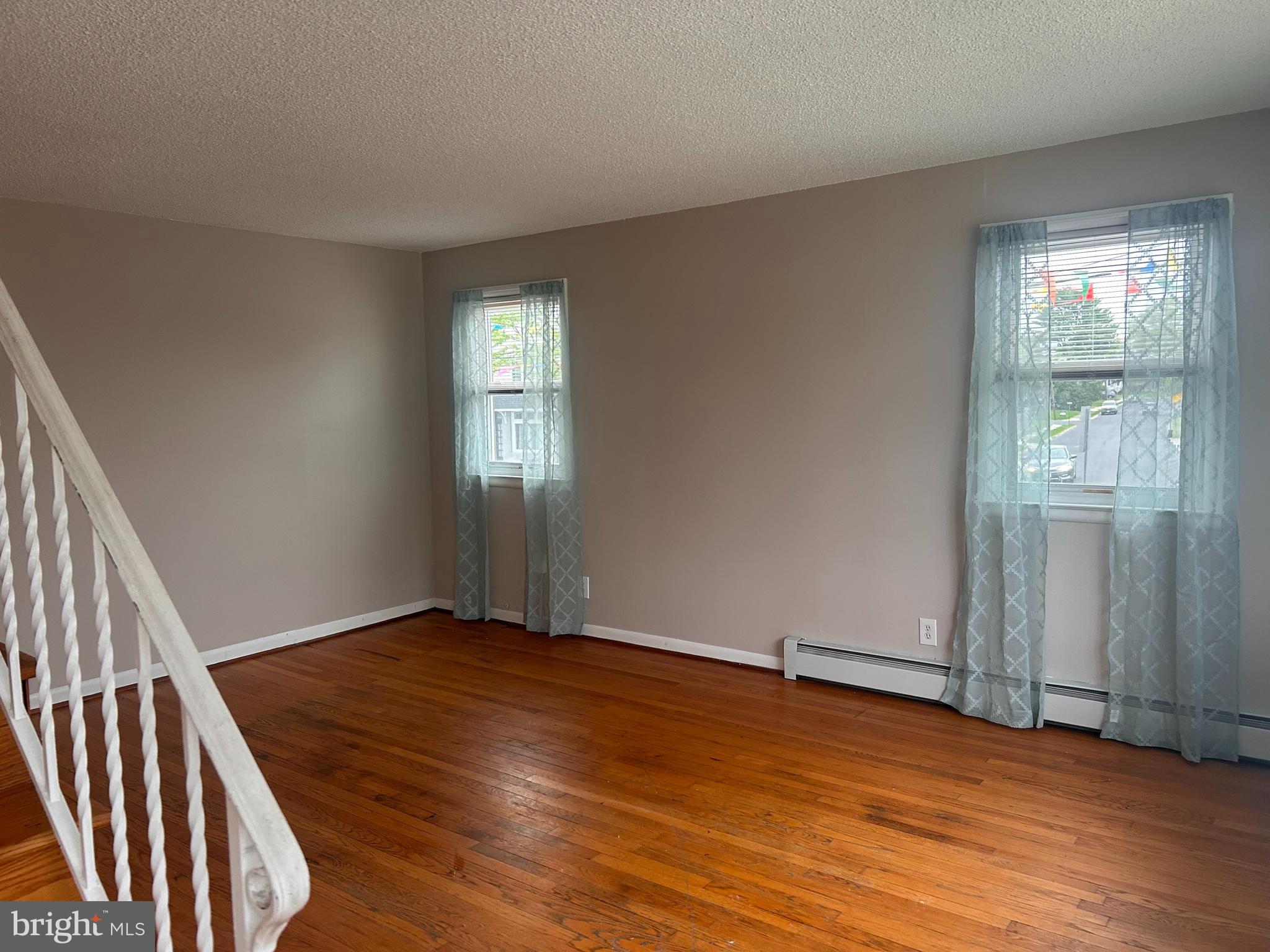 300 W EVESHAM AVENUE