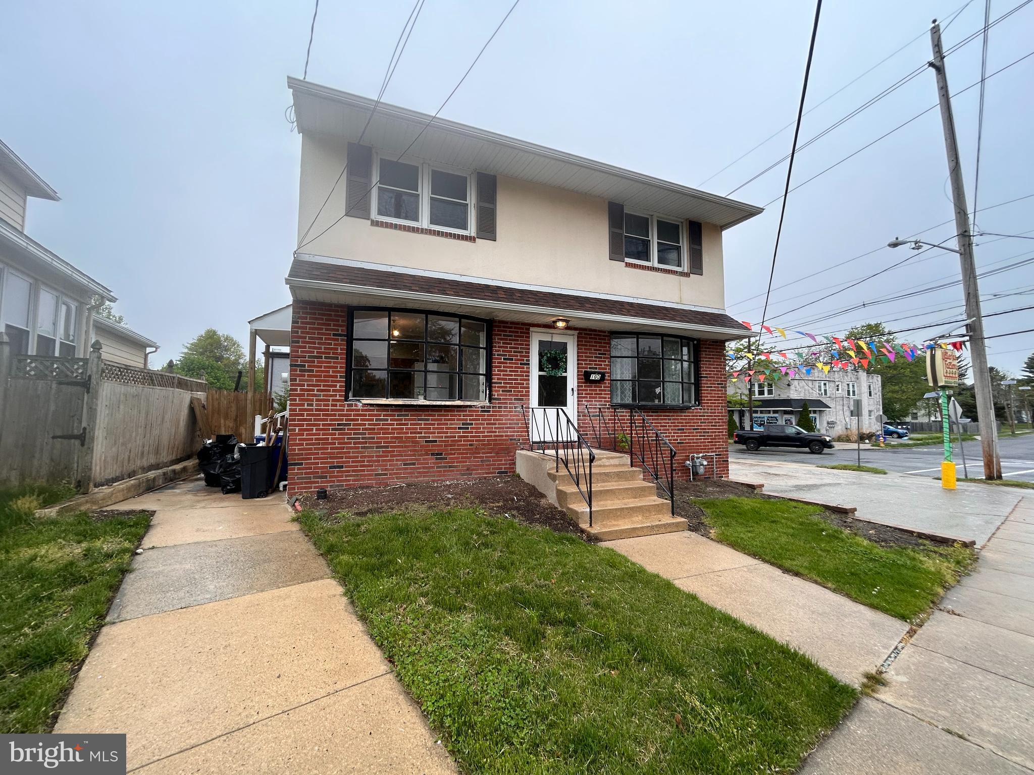 300 W EVESHAM AVENUE