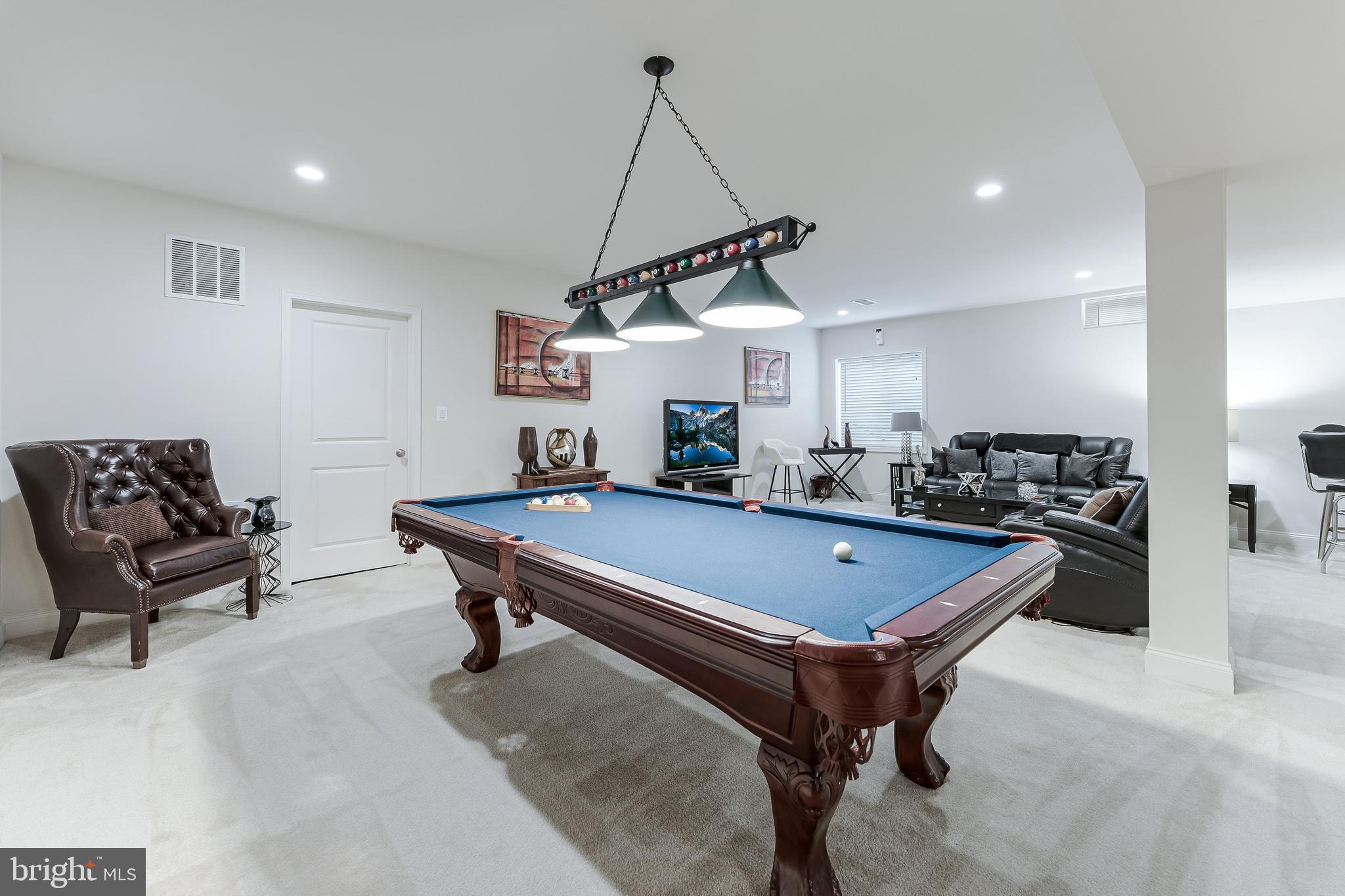 LOUDOUN VALLEY ESTATES 2 - Residential