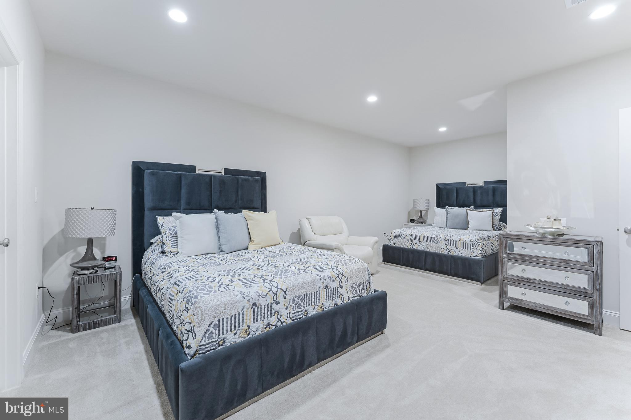 LOUDOUN VALLEY ESTATES 2 - Residential