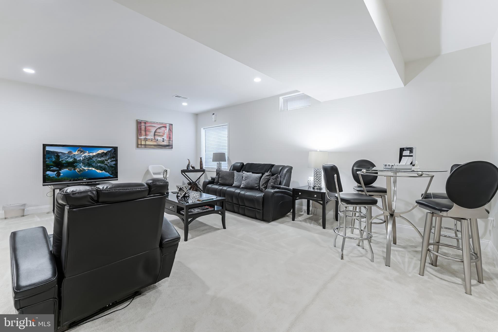 LOUDOUN VALLEY ESTATES 2 - Residential