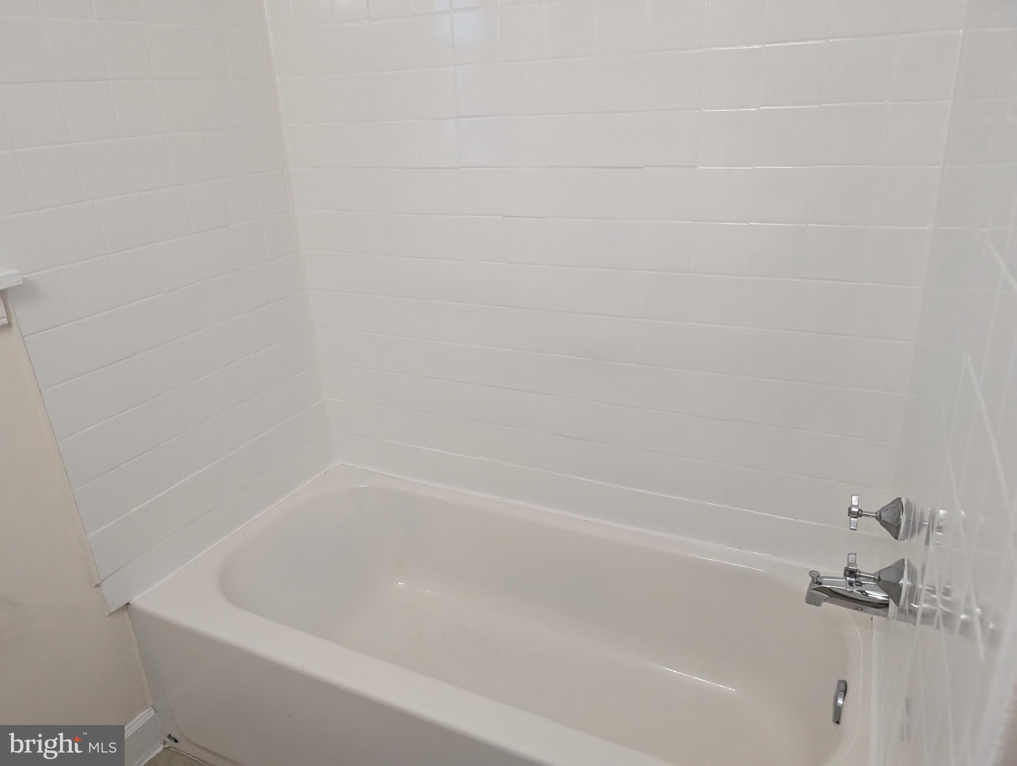 GLENMONT FOREST - Residential Lease