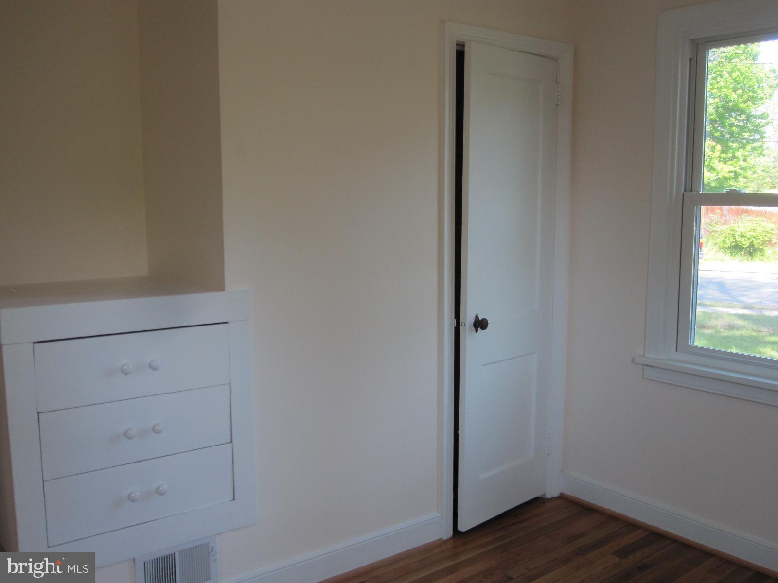 GLENMONT FOREST - Residential Lease