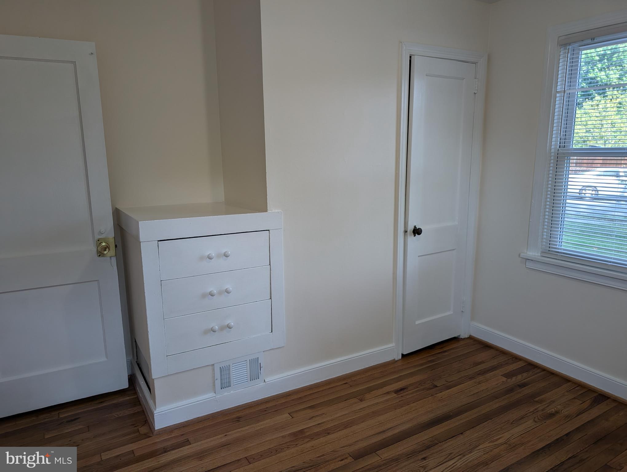 GLENMONT FOREST - Residential Lease