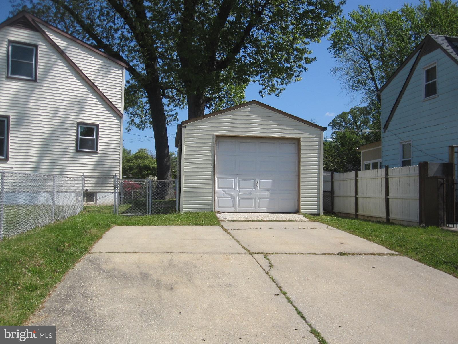 GLENMONT FOREST - Residential Lease