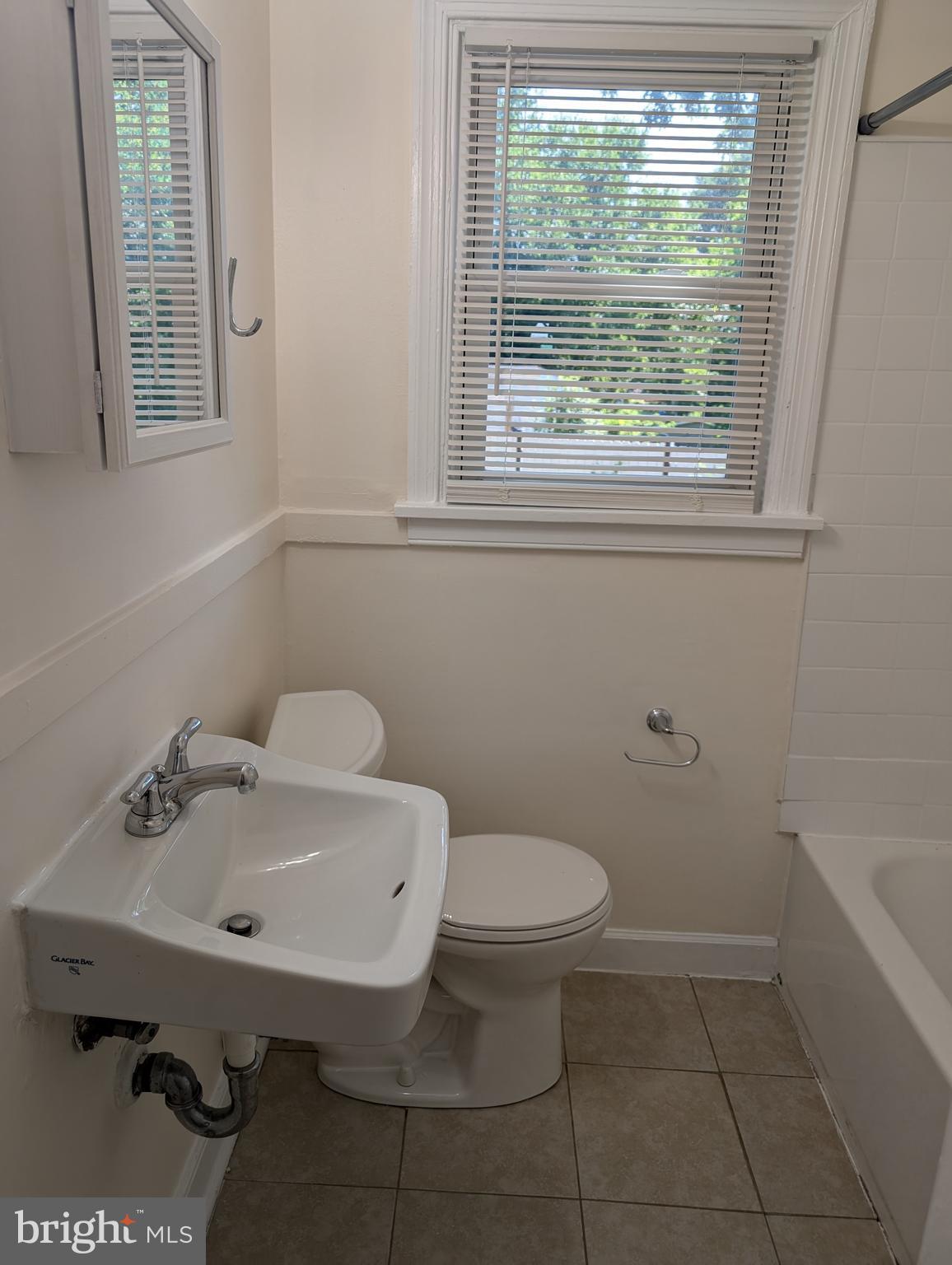 GLENMONT FOREST - Residential Lease