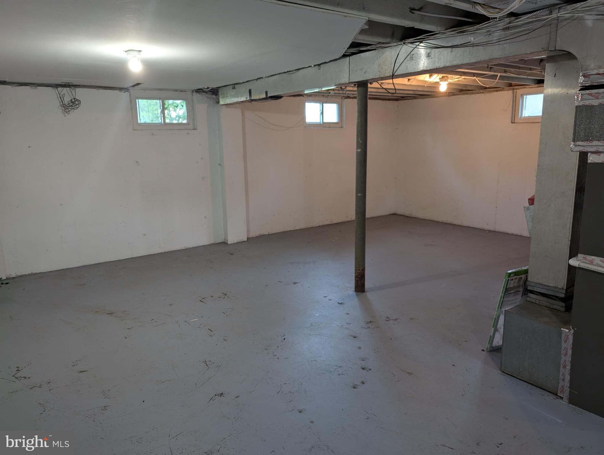 GLENMONT FOREST - Residential Lease