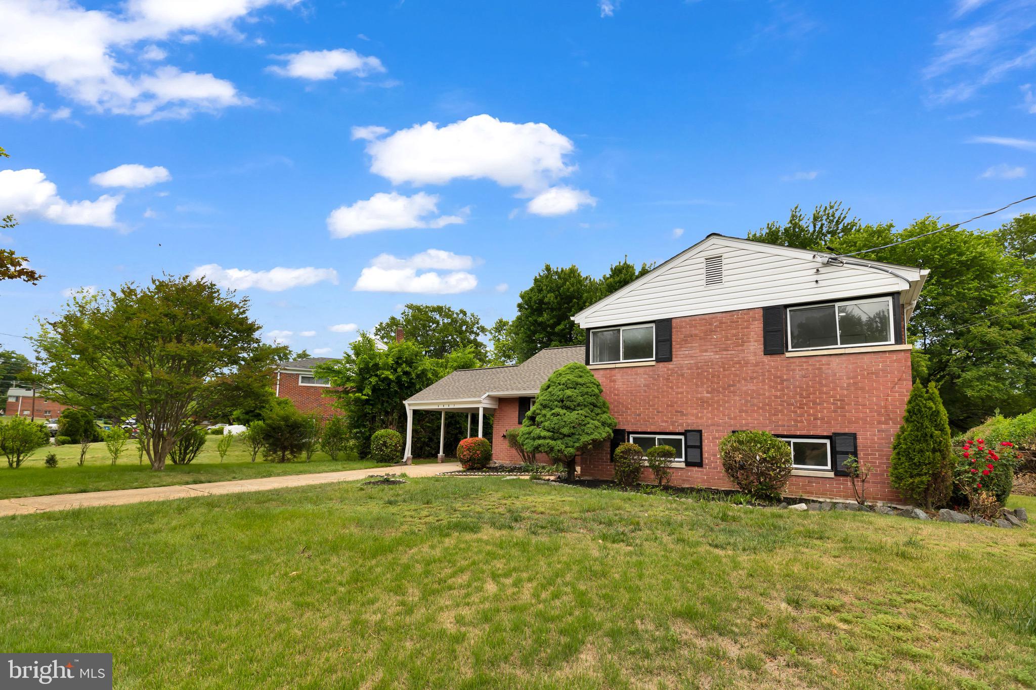 5907 CAMBERLY AVENUE
