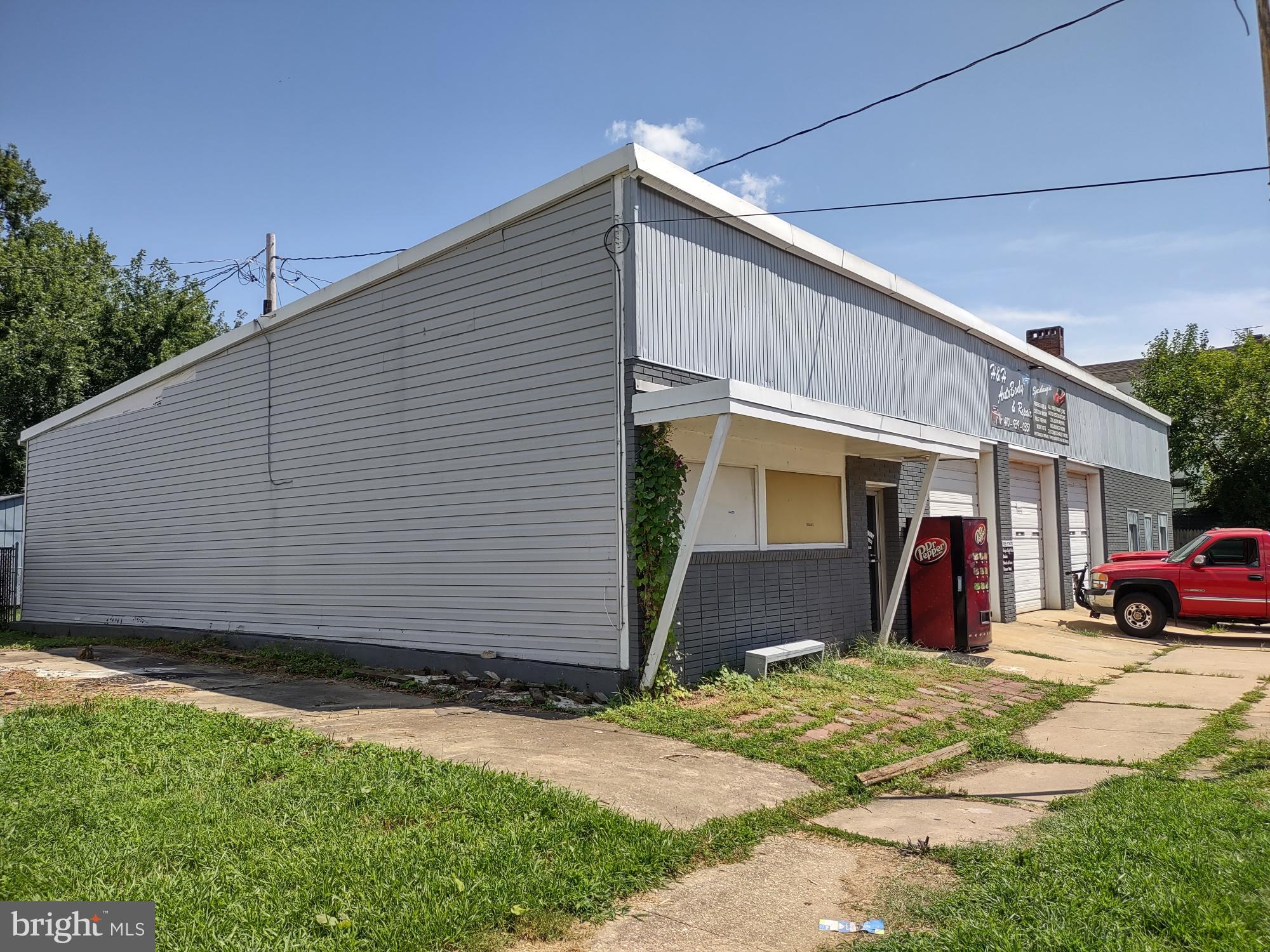 319 N ADAMS STREET
