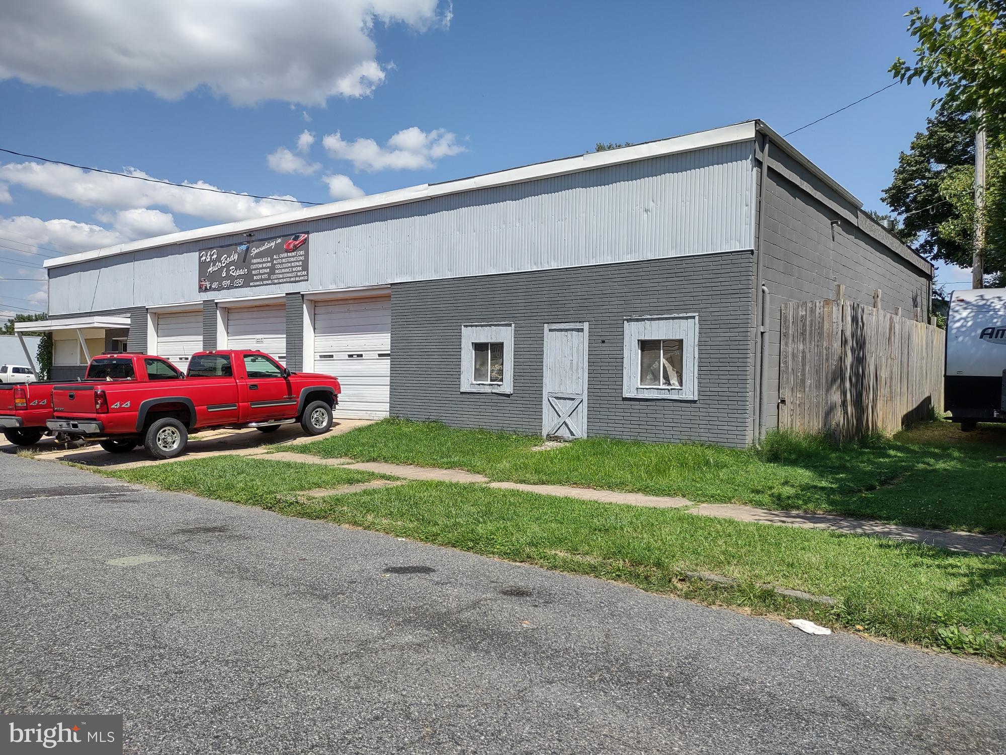 319 N ADAMS STREET
