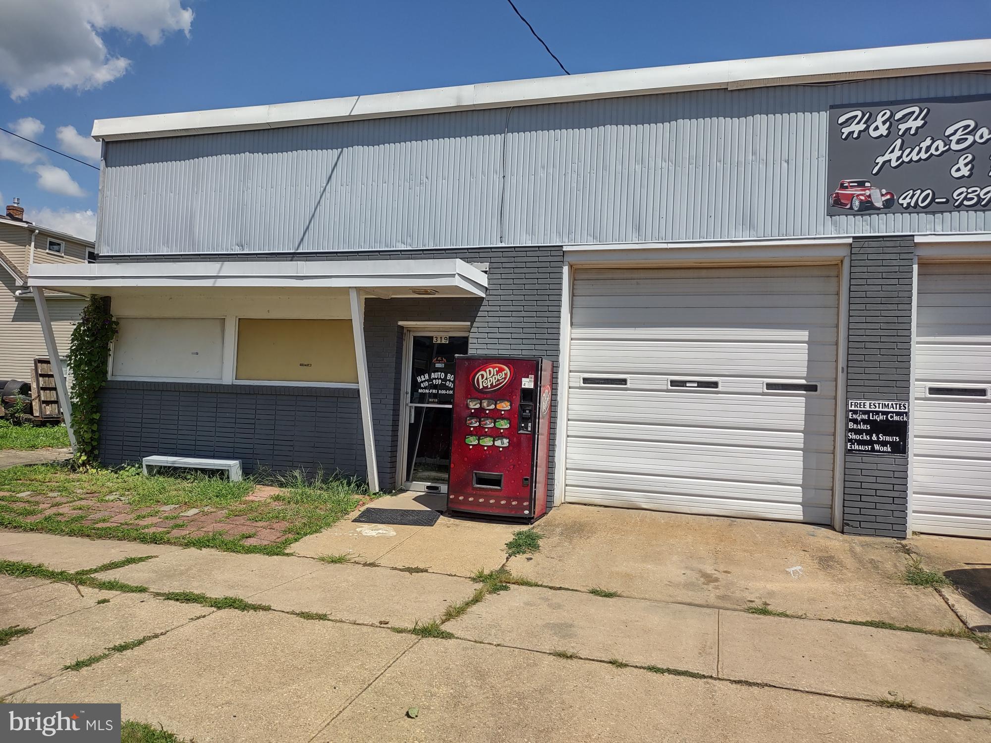 319 N ADAMS STREET