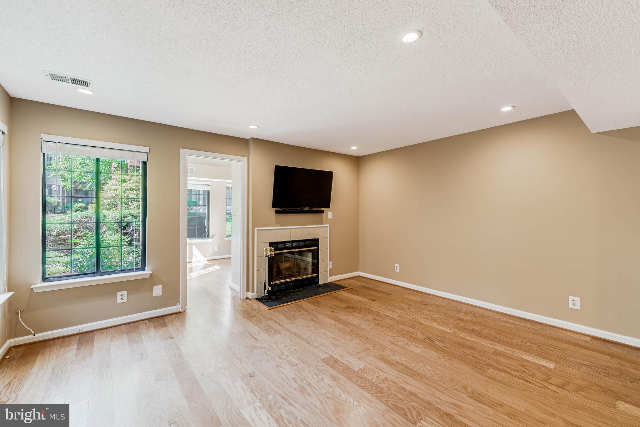 TIERS OF MANCHESTER LAKES - Residential