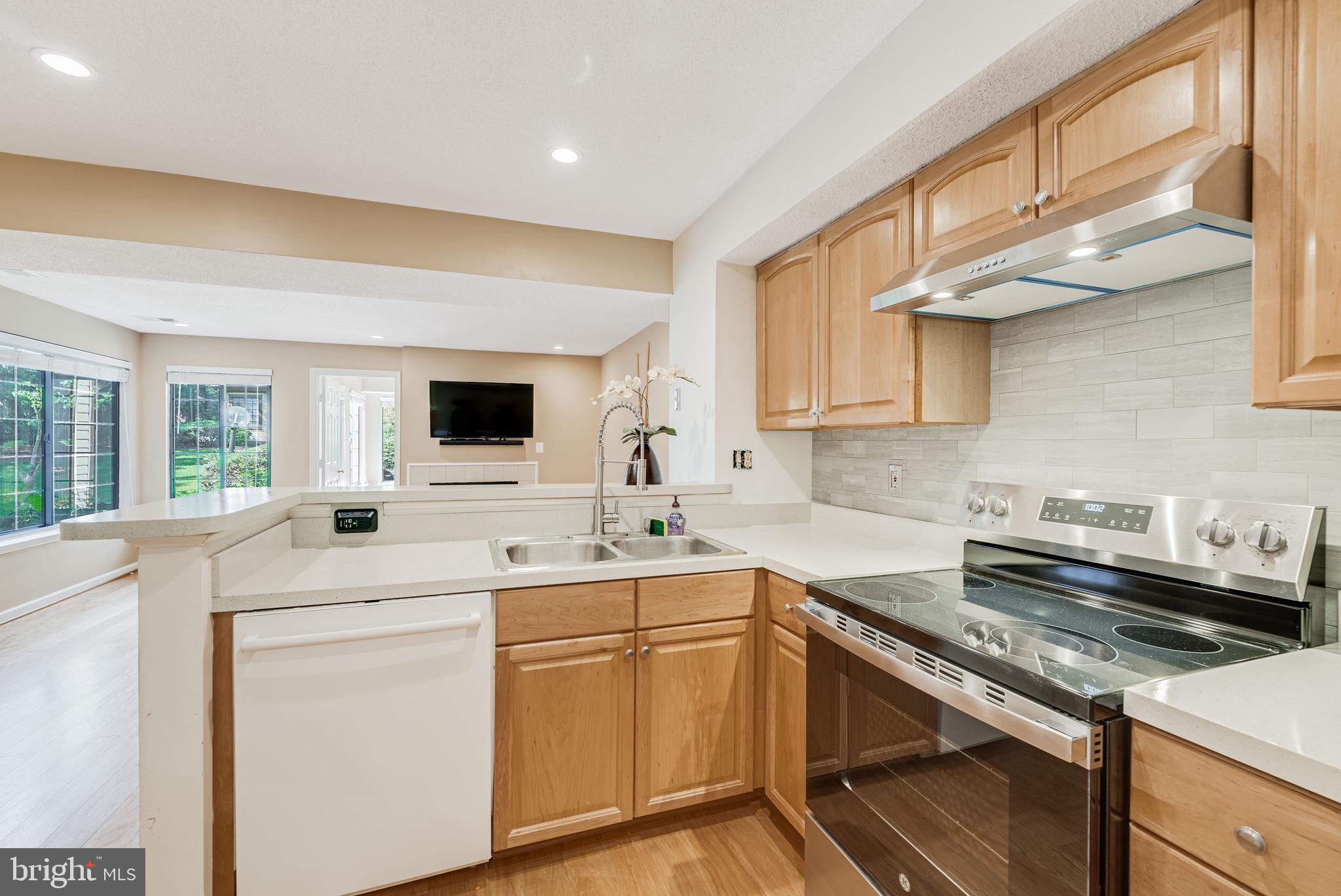 TIERS OF MANCHESTER LAKES - Residential