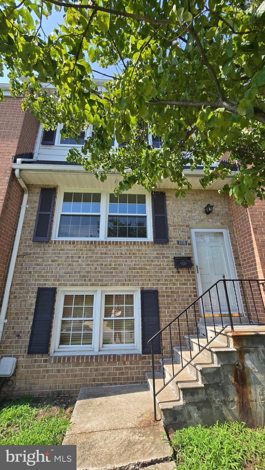 1016 GROVEHILL ROAD