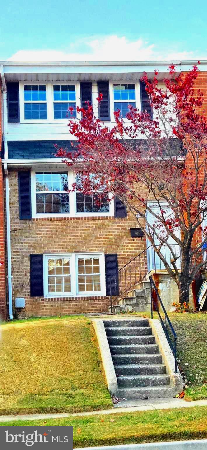 1016 GROVEHILL ROAD