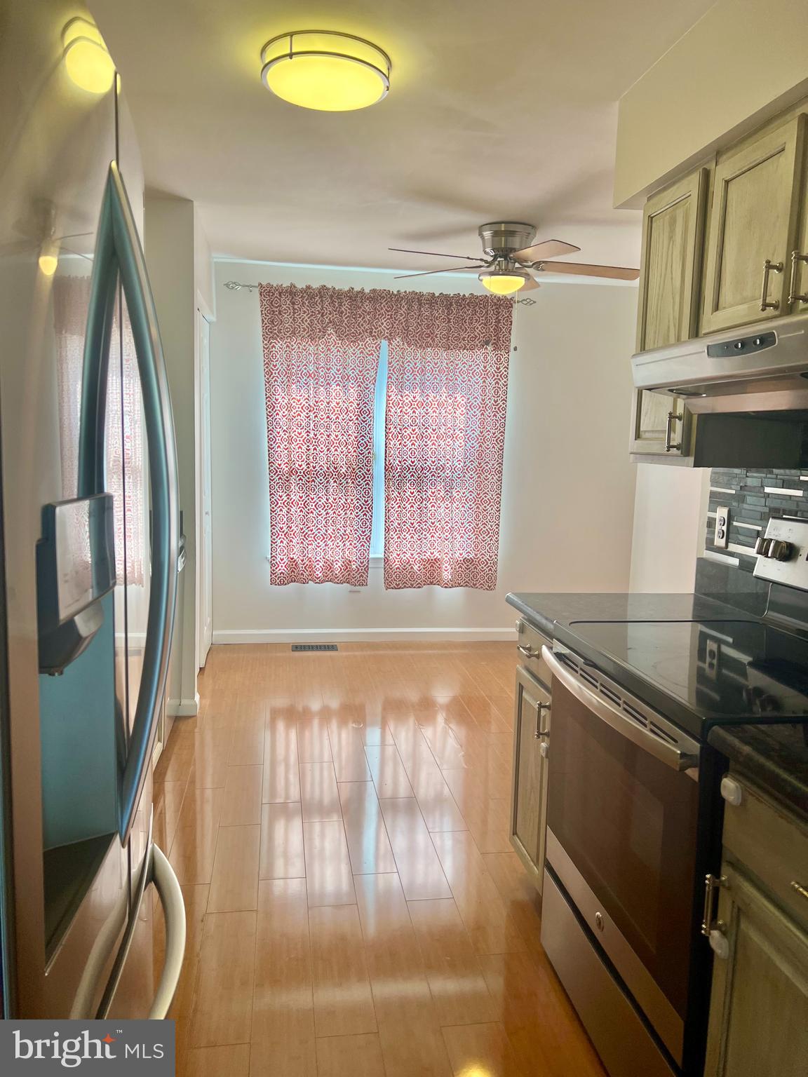 LAKE RIDGE - Residential Lease