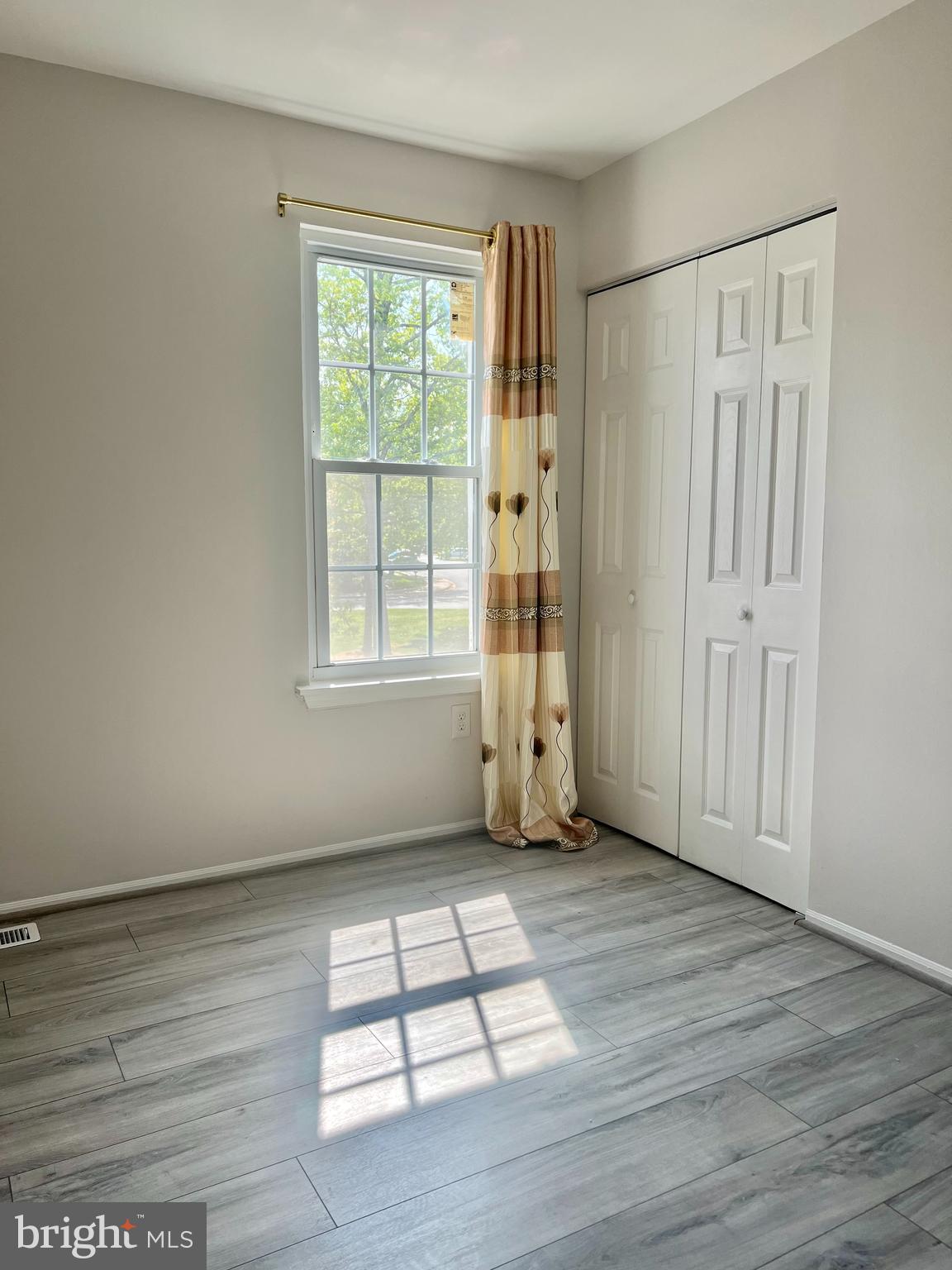 LAKE RIDGE - Residential Lease