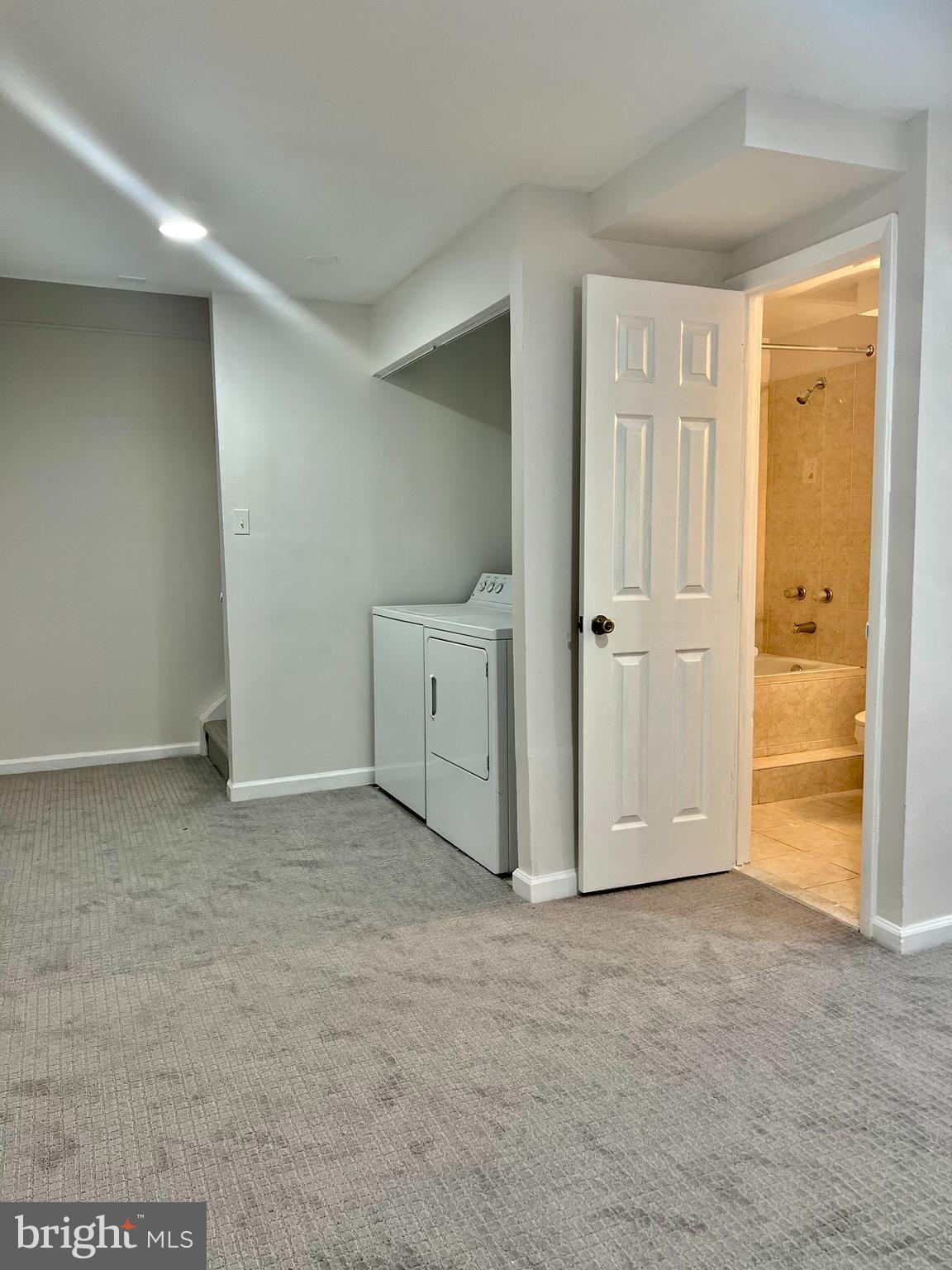 LAKE RIDGE - Residential Lease