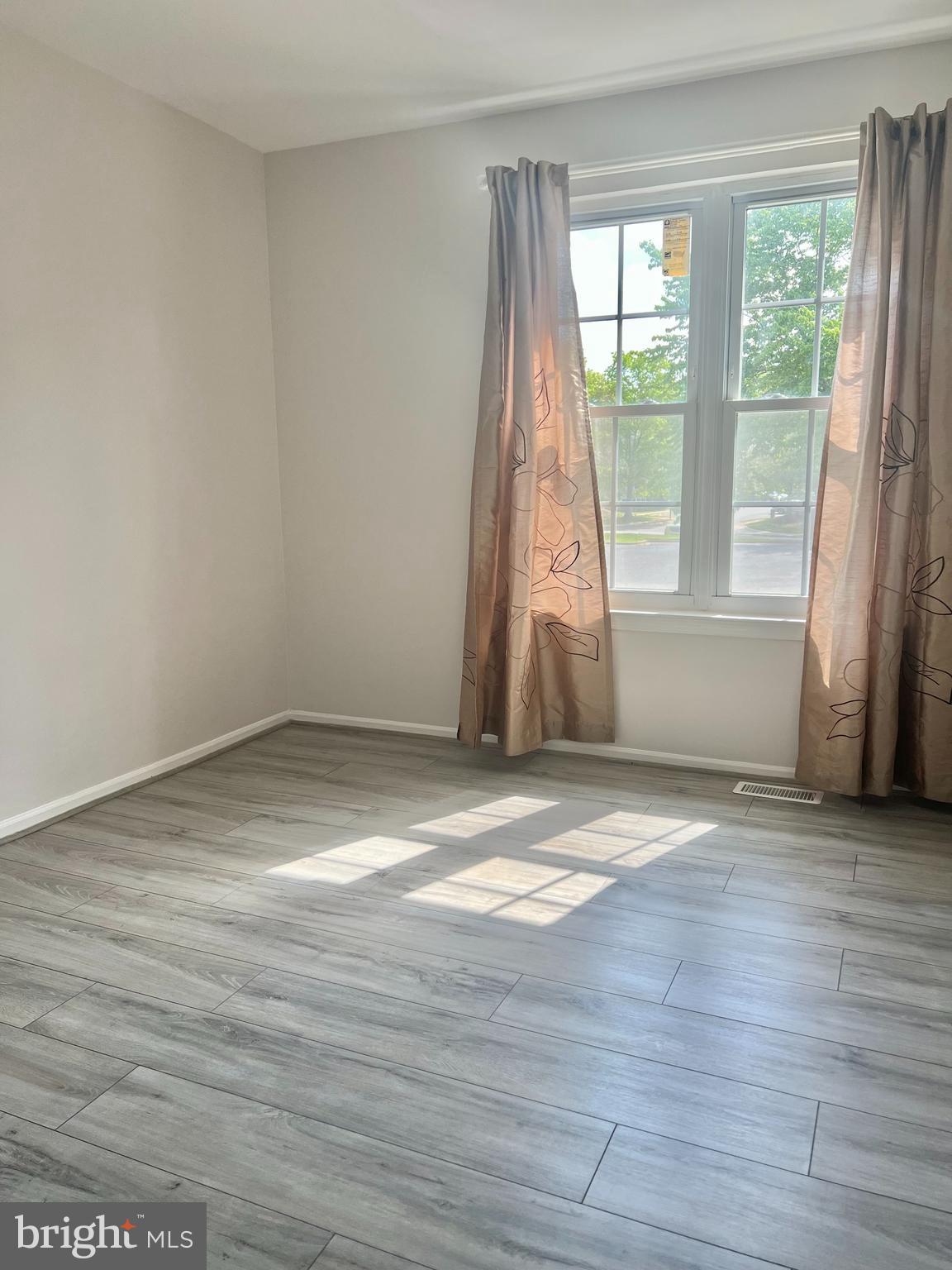 LAKE RIDGE - Residential Lease