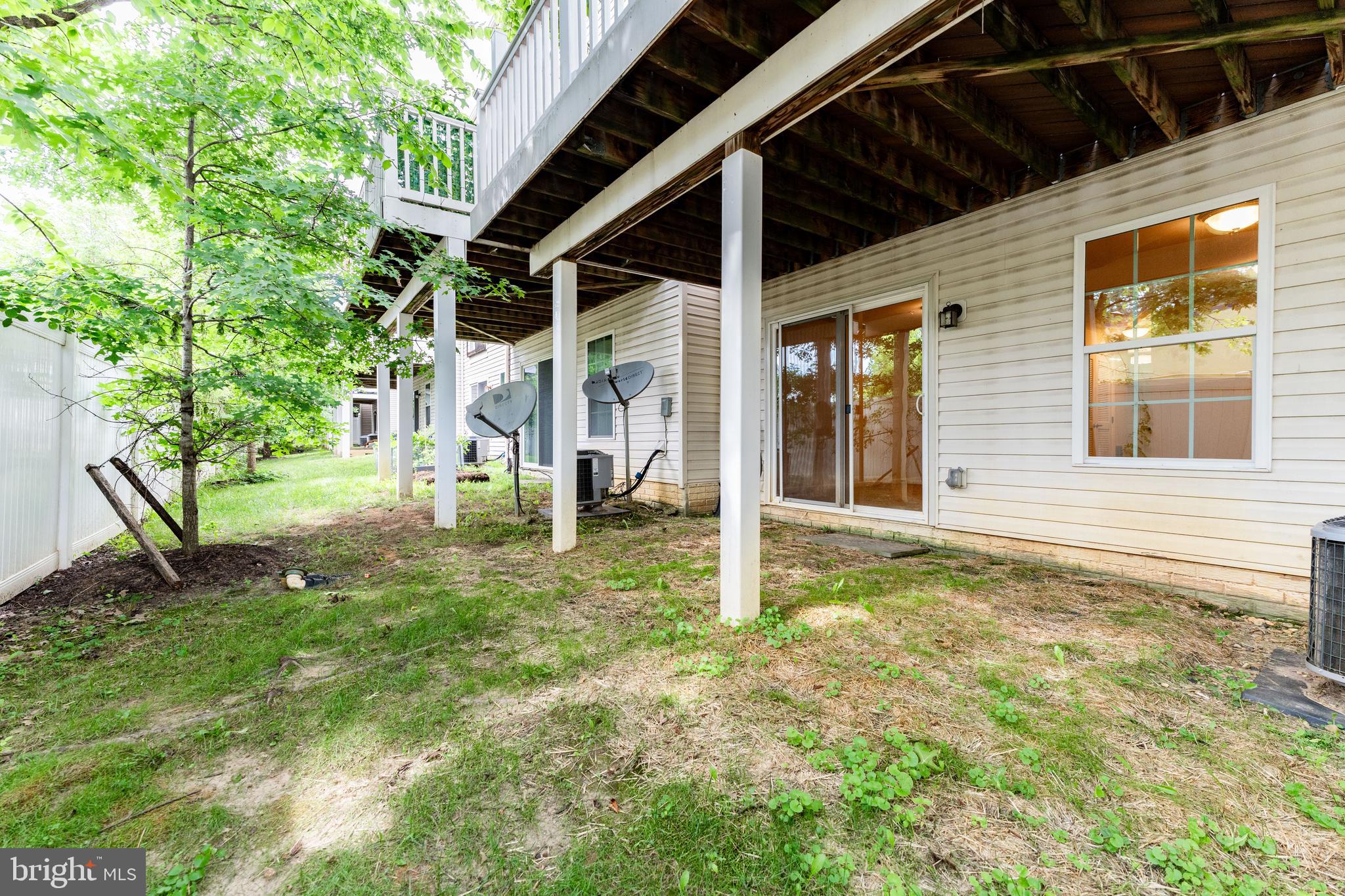 HOWARD SQUARE - Residential Lease