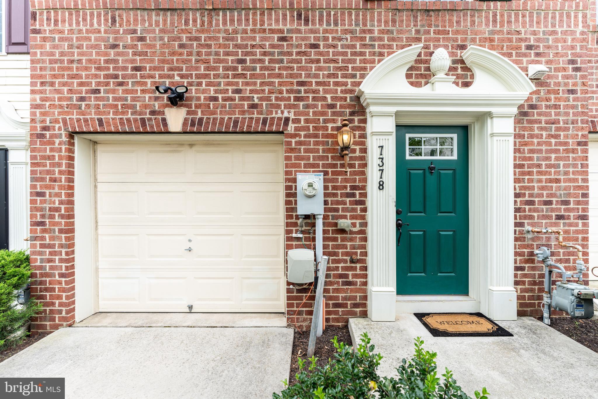 HOWARD SQUARE - Residential Lease