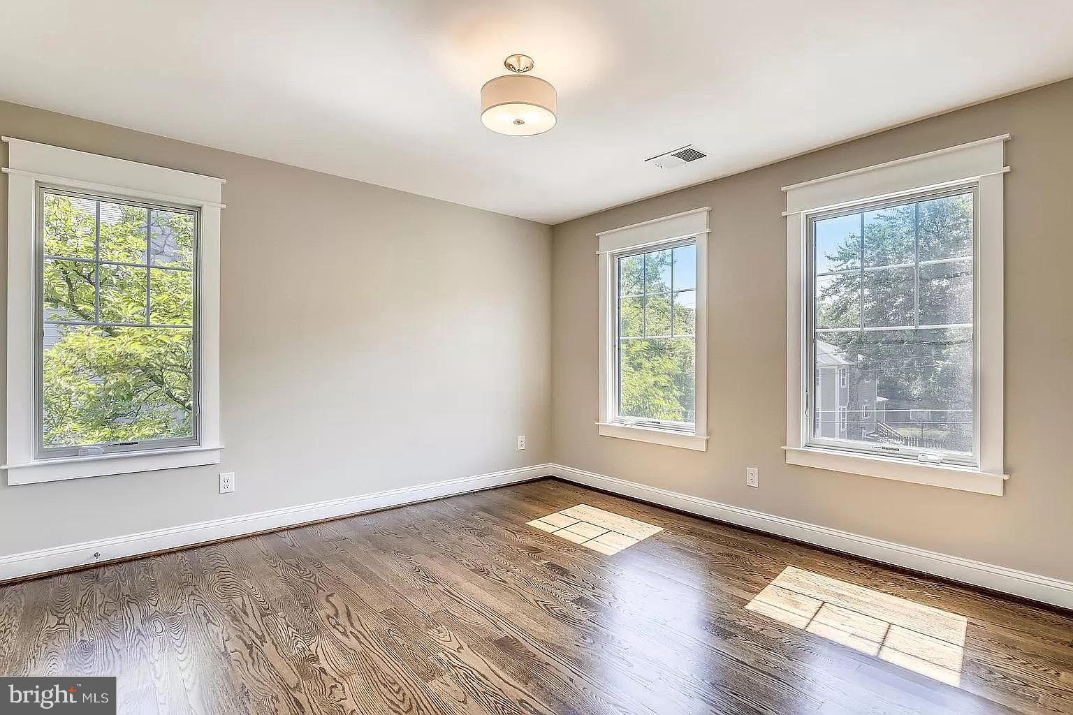 HILLSIDE MANOR - Residential Lease