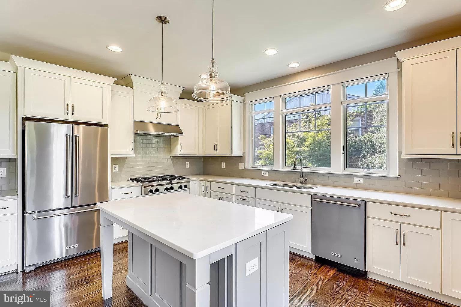 HILLSIDE MANOR - Residential Lease