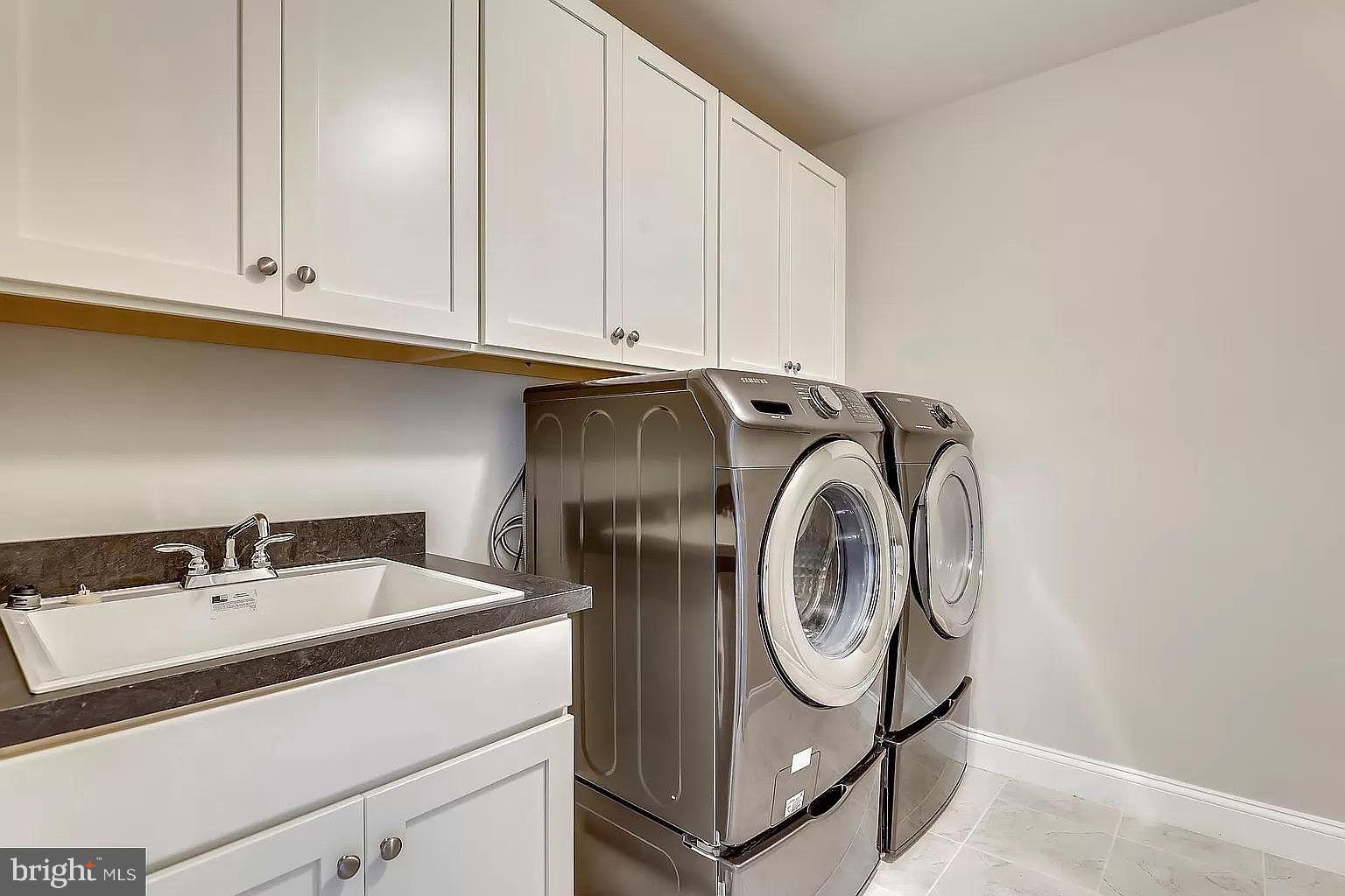 HILLSIDE MANOR - Residential Lease