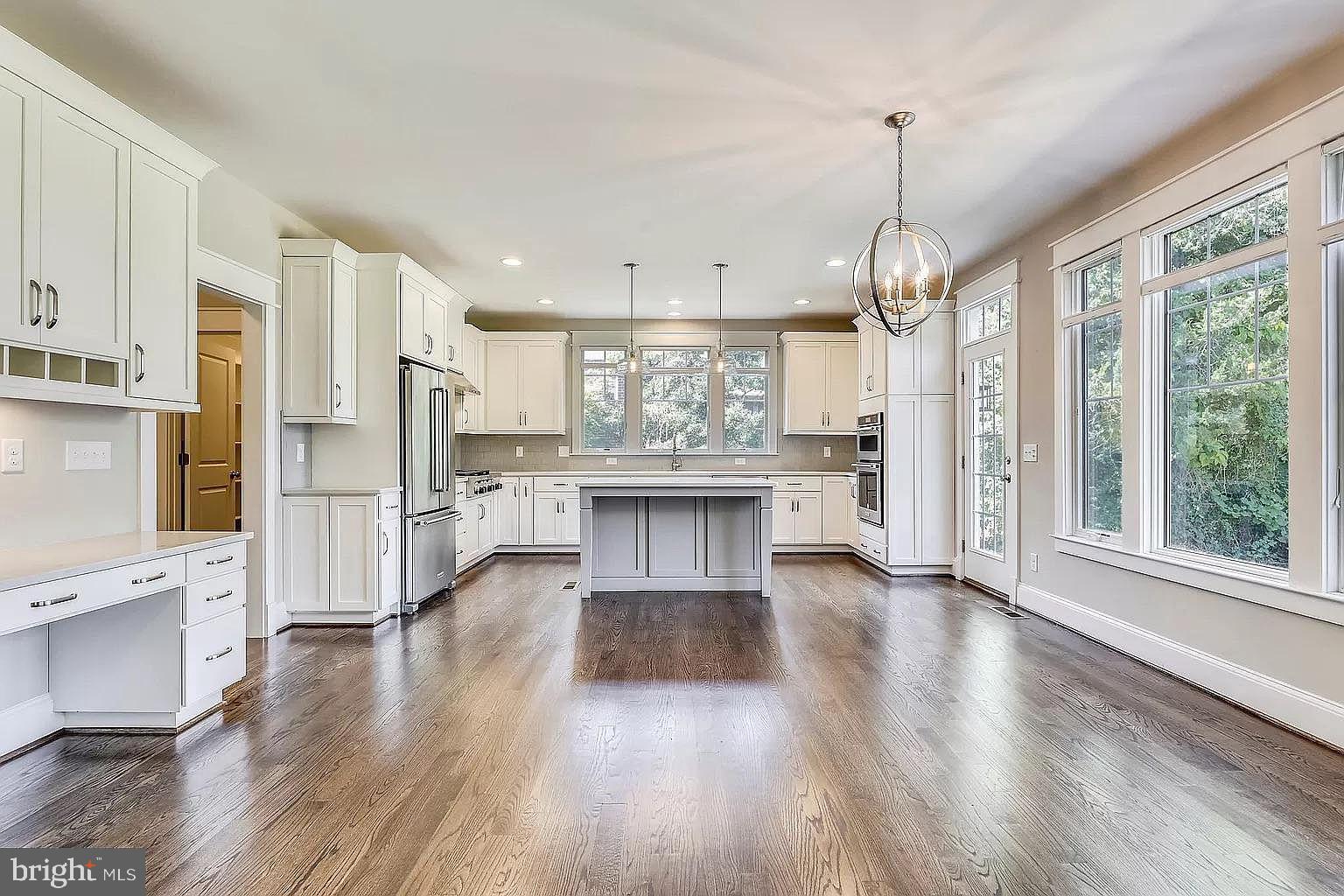 HILLSIDE MANOR - Residential Lease