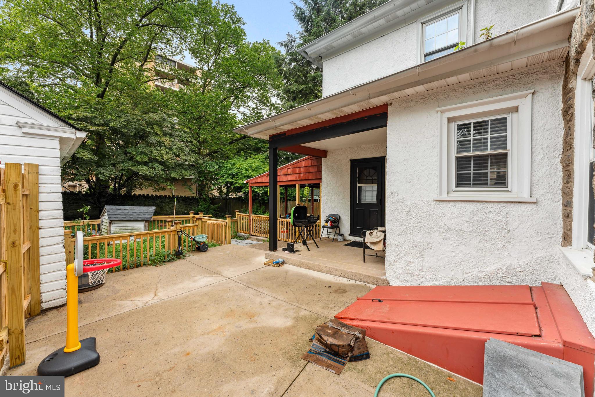 JENKINTOWN - Residential