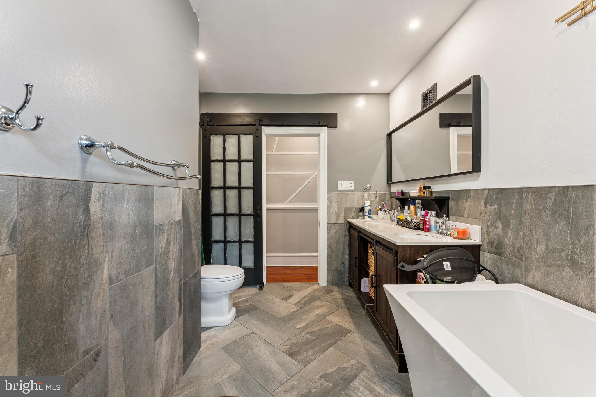 JENKINTOWN - Residential