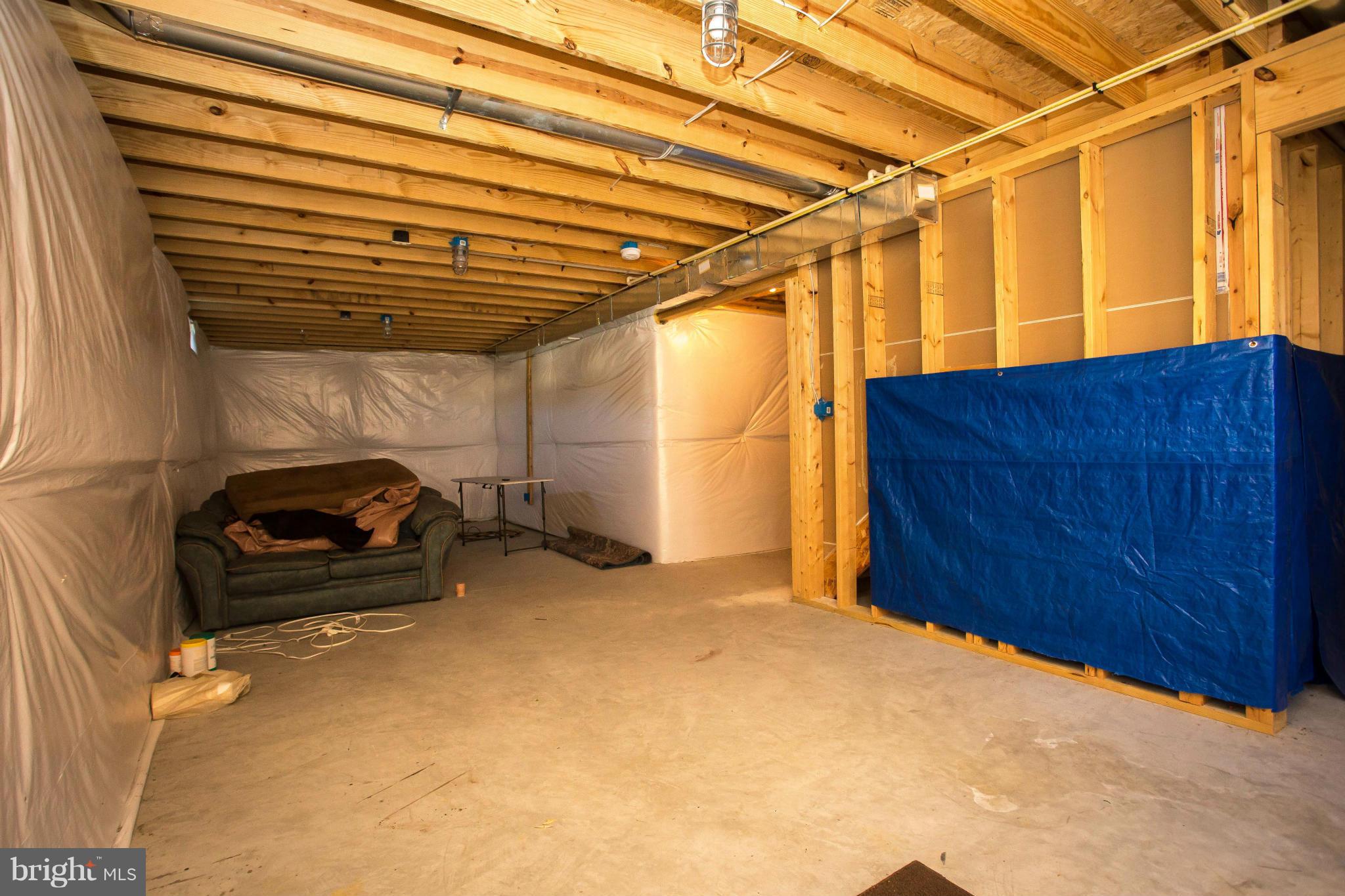 WILLOW HILL - Residential Lease