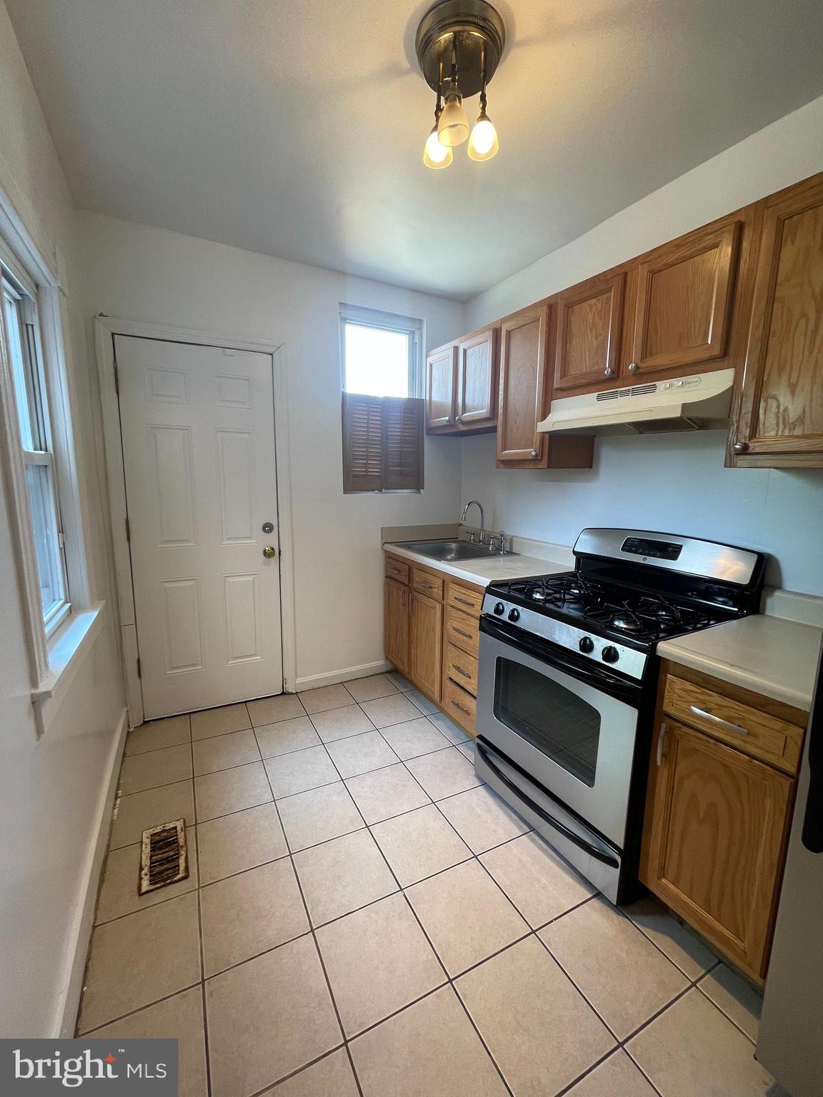 COLD SPRING NEWTOWN - Residential Lease