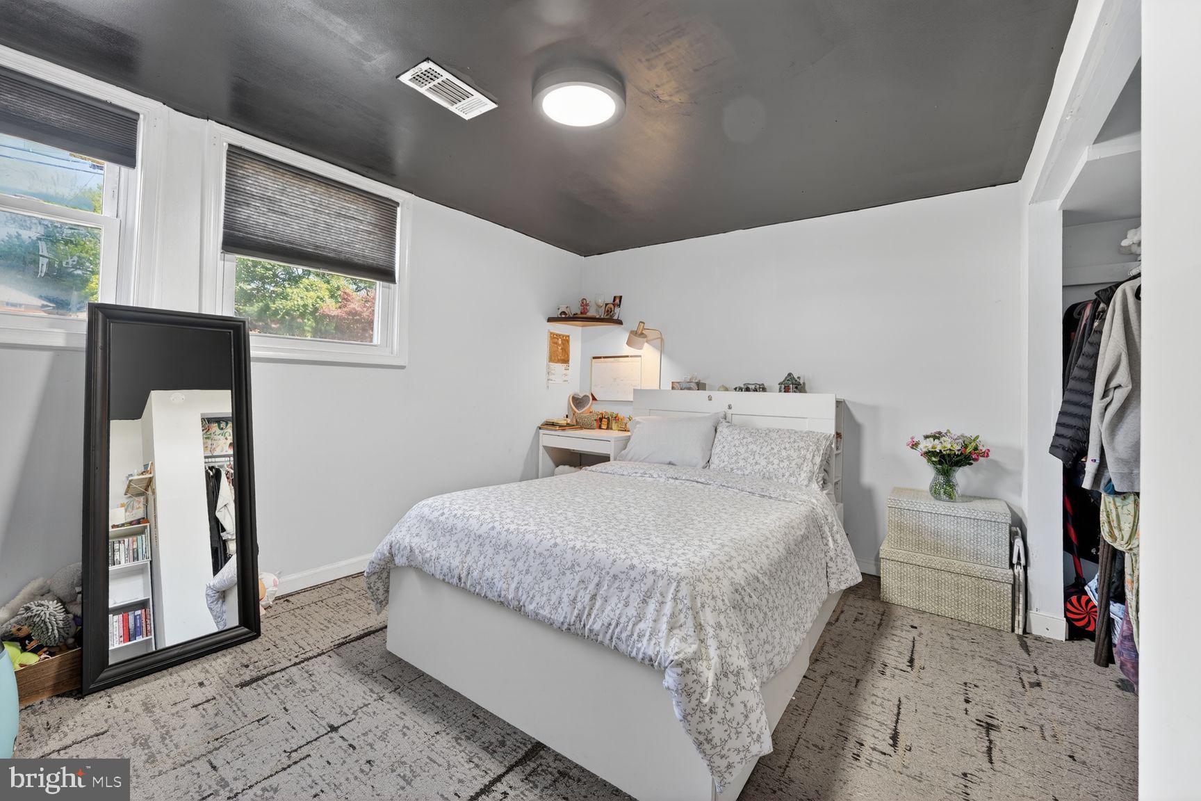 FOREST KNOLLS - Residential