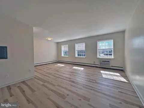 34 W Montgomery Avenue, Ardmore, PA MLS: PAMC2132478