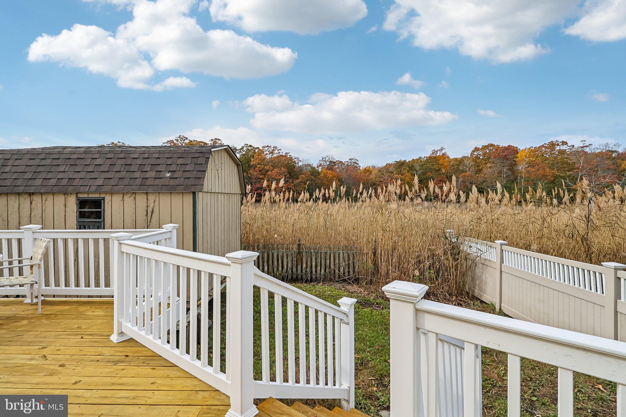 COLUMBIA BEACH - Residential