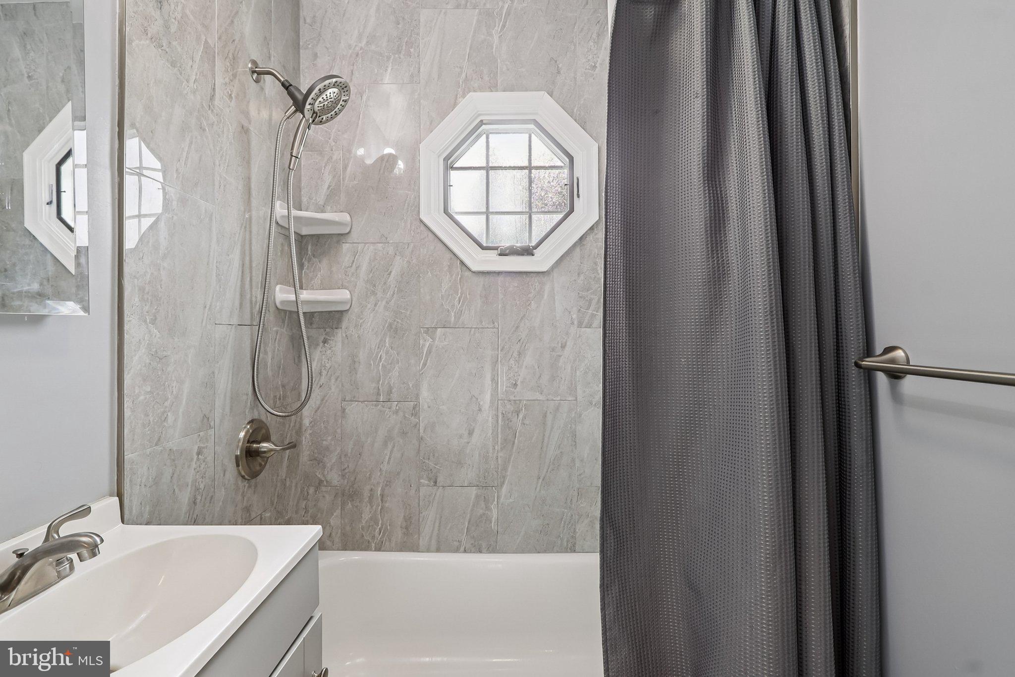 COLUMBIA BEACH - Residential